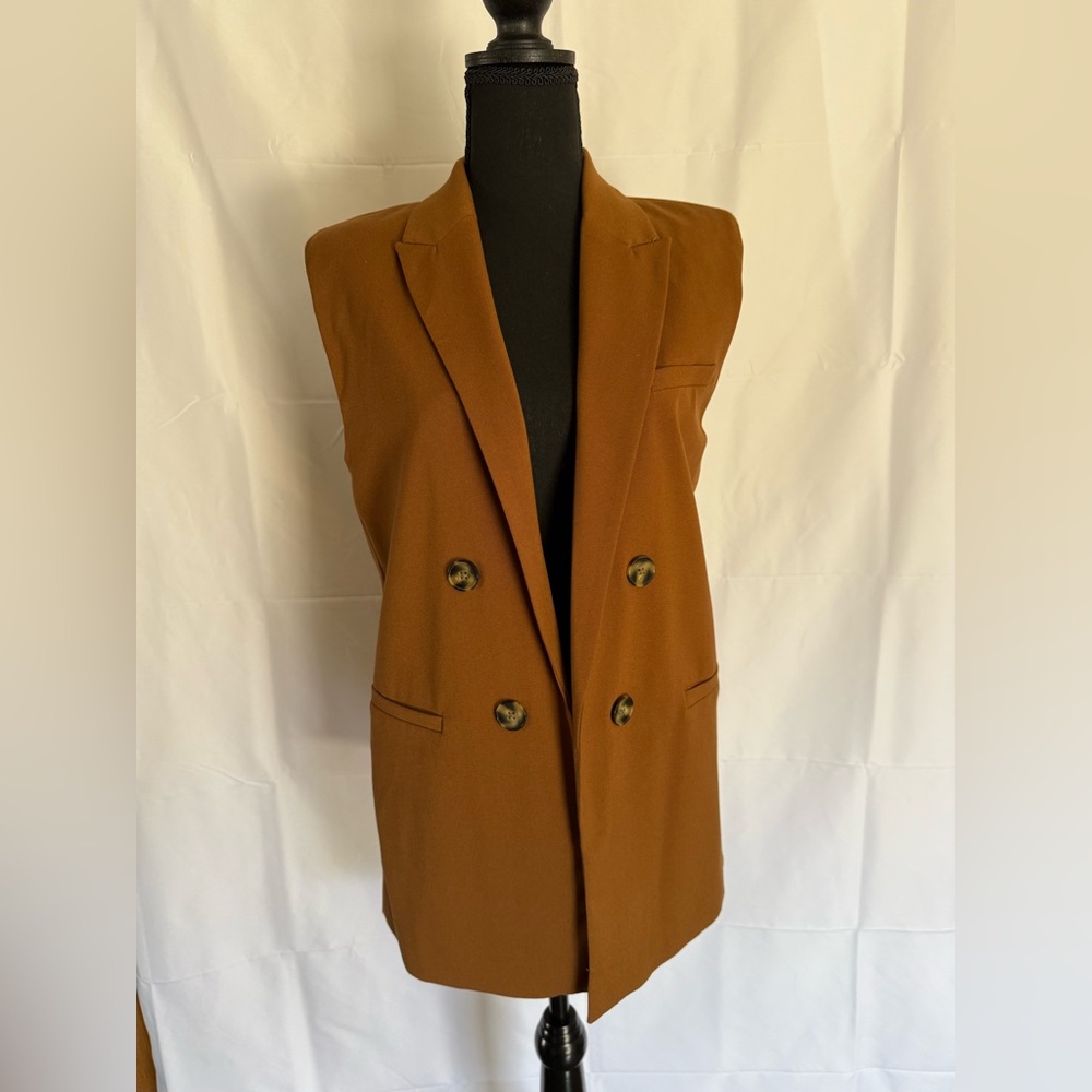 Stradivarius Women's Brown Double-Breasted Blazer with shoulder pads S size